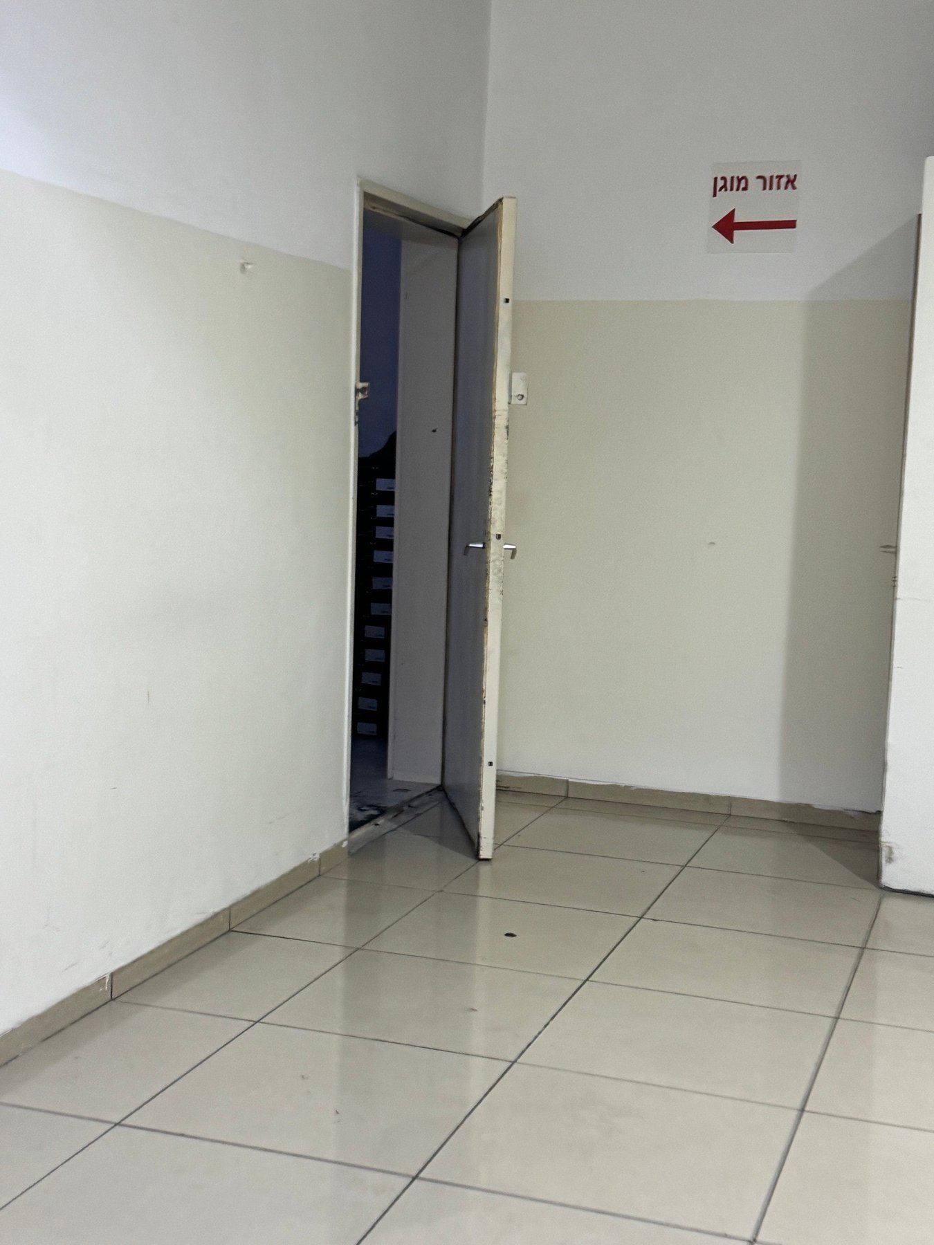 Indoor emergency hatch — reinforced stairwell